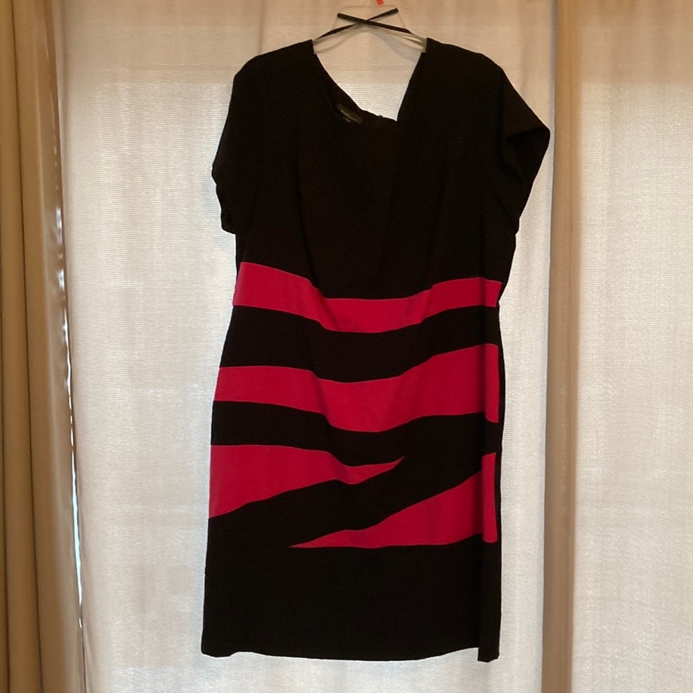 Women’s black and pink dress